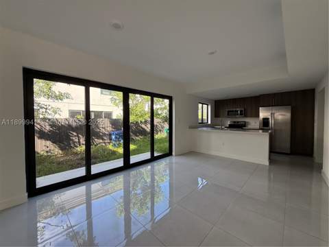 1159 NW 1st St, Florida City FL - photo 7 of 25
