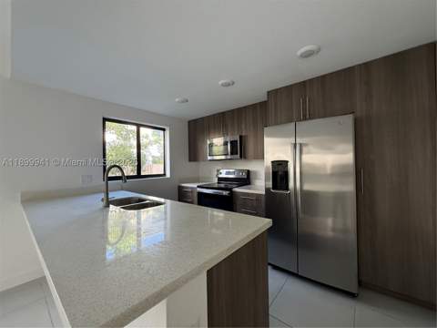 1159 NW 1st St, Florida City FL - photo 9 of 25