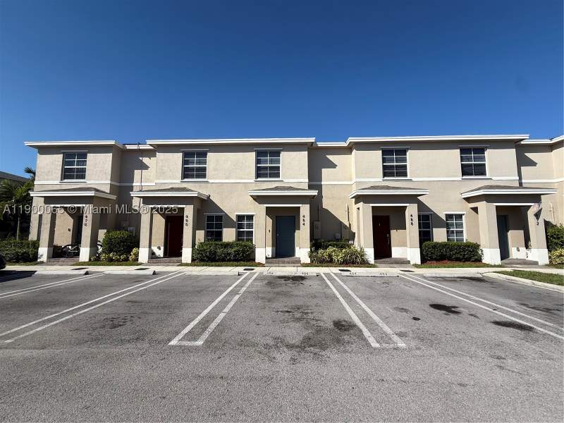 2 bedroom Townhouse at 484 NE 5th St, Fvp Subdivision, Florida City — photo 4