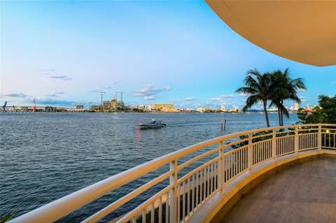848 Brickell Key Dr 204, Miami FL - photo 12 of 49