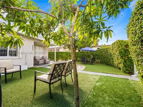 8401 NW 24th Pl, Miami FL - photo 6 of 33