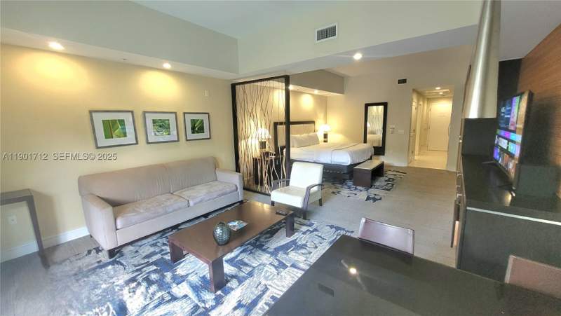 1 bedroom Condominium at 5300 NW 87th Ave 306, The Blue A Resort Hotel C, Doral — photo 4