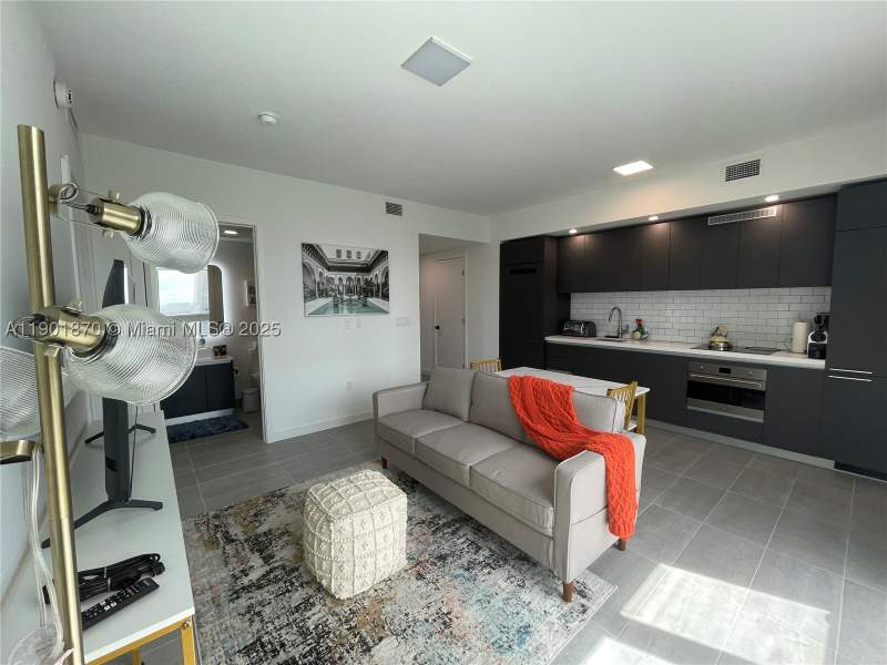 2 bedroom Condominium at 227 NE 2nd St 1606, Yotel Pad Miami, Miami — photo 2