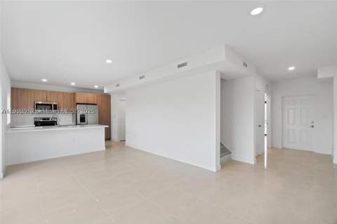 1119 NW 1st St, Florida City FL - photo 9 of 40