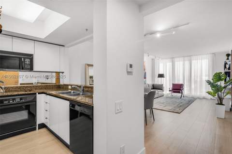 1500 Ocean Dr 1109, Miami Beach FL - photo 10 of 44