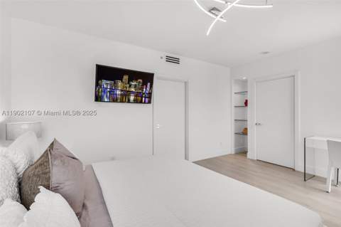 1500 Ocean Dr 1109, Miami Beach FL - photo 13 of 44