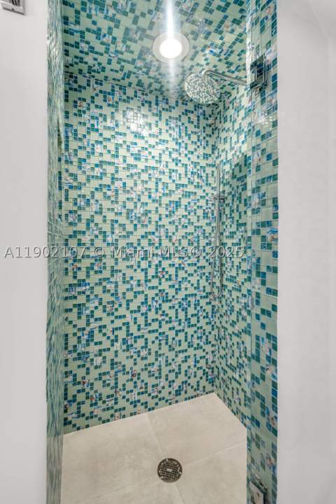 1500 Ocean Dr 1109, Miami Beach FL - photo 19 of 44