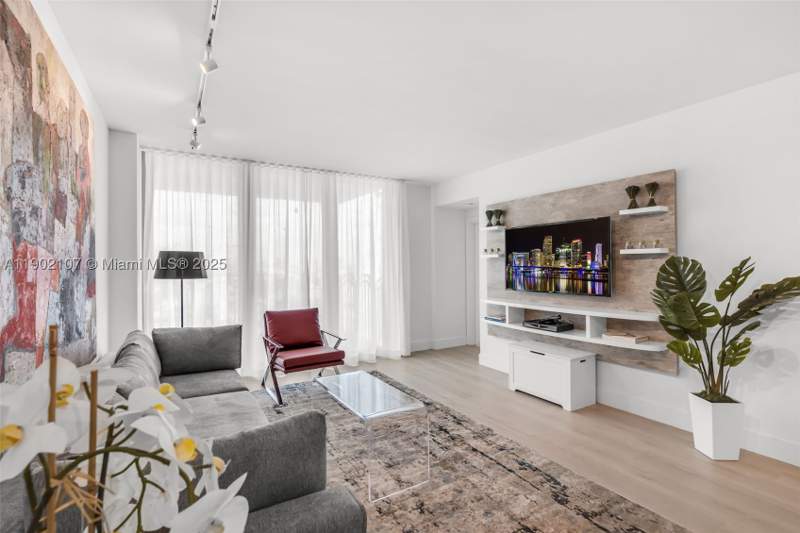 1 bedroom Condominium at 1500 Ocean Dr 1109, 1500 Ocean Drive Condo, Miami Beach — photo 3