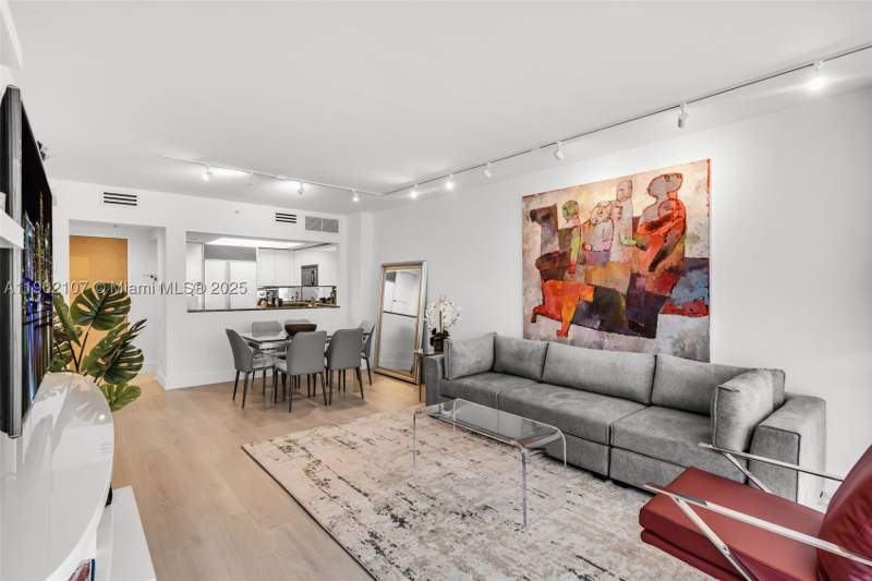1 bedroom Condominium at 1500 Ocean Dr 1109, 1500 Ocean Drive Condo, Miami Beach — photo 4