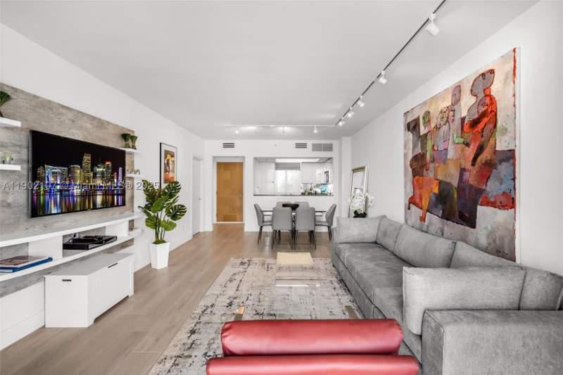 1 bedroom Condominium at 1500 Ocean Dr 1109, 1500 Ocean Drive Condo, Miami Beach — photo 5