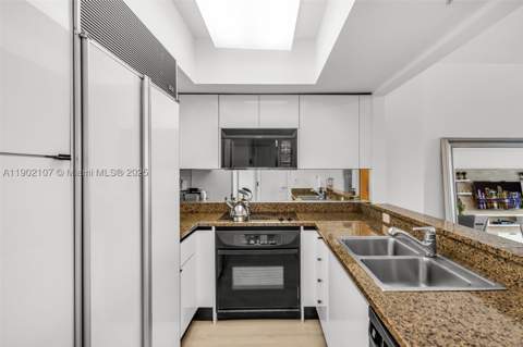 1500 Ocean Dr 1109, Miami Beach FL - photo 8 of 44