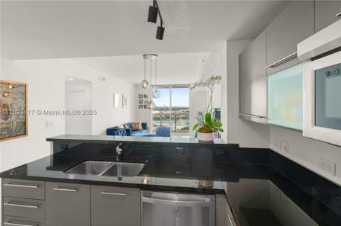 253 NE 2nd St 2003, Miami FL - photo 7 of 43