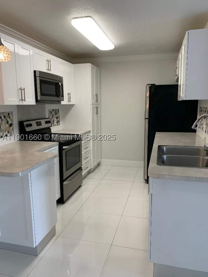 1 bedroom Condominium at 10370 SW 150th Ct 9202, Coral Club Garden Villas, Miami — photo 2