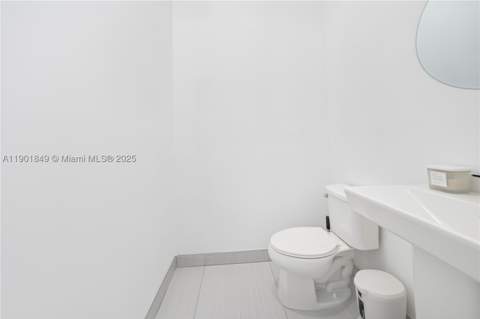 9153 NW 33rd St, Doral FL - photo 10 of 36