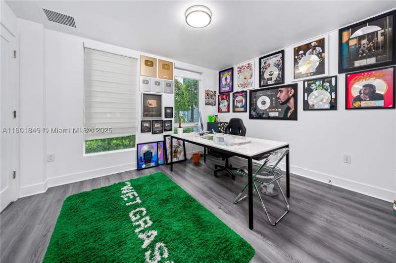 4 bedroom Townhouse at 9153 NW 33rd St, Contempo Townhomes, Doral — photo 4