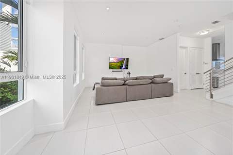 9153 NW 33rd St, Doral FL - photo 8 of 36