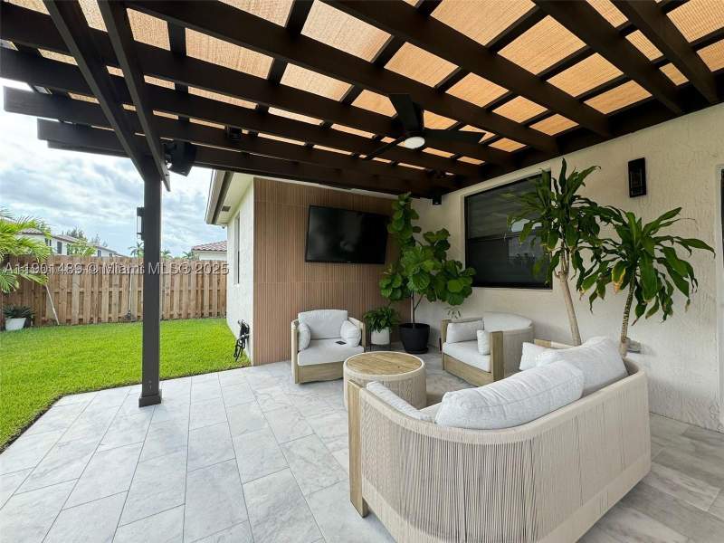 5 bedroom SingleFamilyResidence at 11910 SW 243rd St, Estates At Silver Palm, Homestead — photo 3