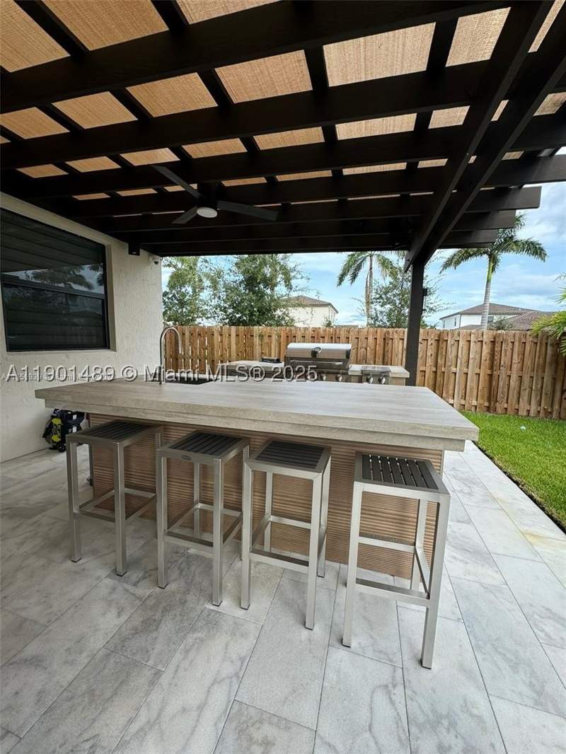 5 bedroom SingleFamilyResidence at 11910 SW 243rd St, Estates At Silver Palm, Homestead — photo 4