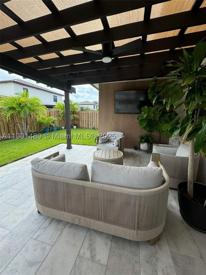 5 bedroom SingleFamilyResidence at 11910 SW 243rd St, Estates At Silver Palm, Homestead — photo 5