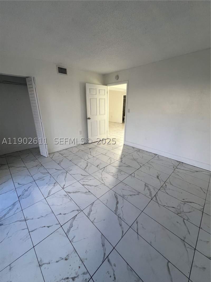 2 bedroom Condominium at 301 NW 177th St 136, New World Condo Apts II, Miami Gardens — photo 2
