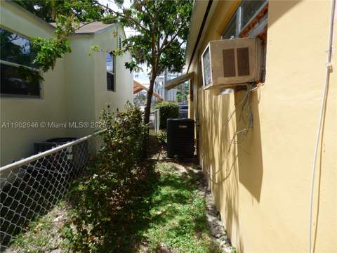 347 NW 42nd St, Miami FL - photo 10 of 11