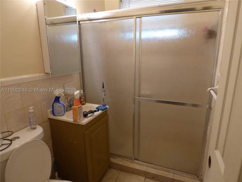 4 bedroom SingleFamilyResidence at 347 NW 42nd St, Griffins Sub, Miami — photo 4