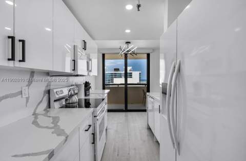 2555 Collins Ave 2200, Miami Beach FL - photo 20 of 36