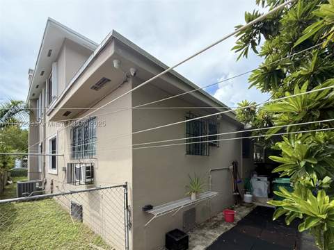 1835 SW 10th St, Miami FL - photo 8 of 49