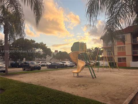 18850 NW 57th Ave 306, Hialeah FL - photo 15 of 19