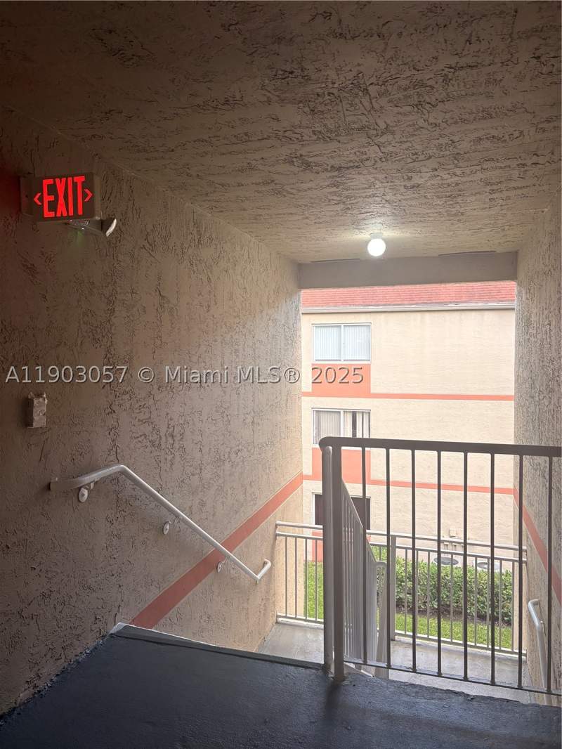 2 bedroom Condominium at 18850 NW 57th Ave 306, Villa Rustica I Condo, Hialeah — photo 2