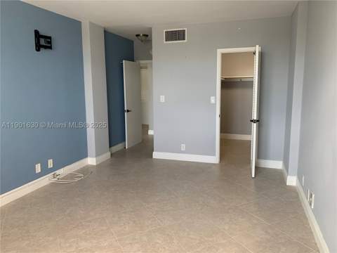 1455 N Treasure Dr 2M, North Bay Village FL - photo 13 of 38