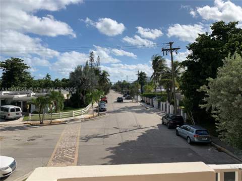 1455 N Treasure Dr 2M, North Bay Village FL - photo 16 of 38
