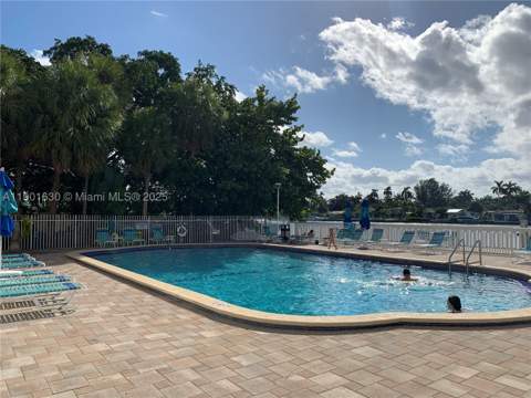 1455 N Treasure Dr 2M, North Bay Village FL - photo 23 of 38