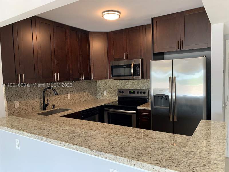 1 bedroom Condominium at 1455 N Treasure Dr 2M, Island Place At North Bay, North Bay Village — photo 5