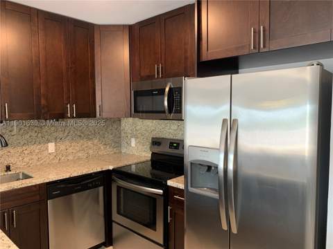 1455 N Treasure Dr 2M, North Bay Village FL - photo 6 of 38
