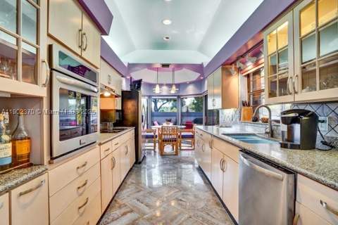 10026 NW 52nd Ter, Doral FL - photo 15 of 53