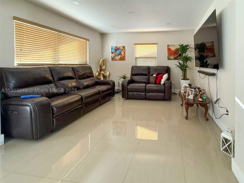 4 bedroom SingleFamilyResidence at 1545 NW 85th St, Gladys Park, Miami — photo 5