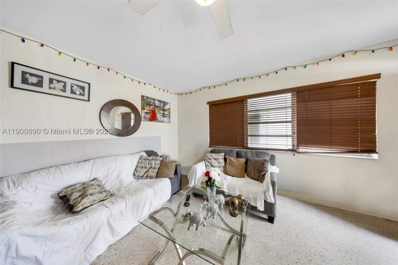 3 bedroom SingleFamilyResidence at 1515 NW 33rd Ave, Grapeland Heights, Miami — photo 3