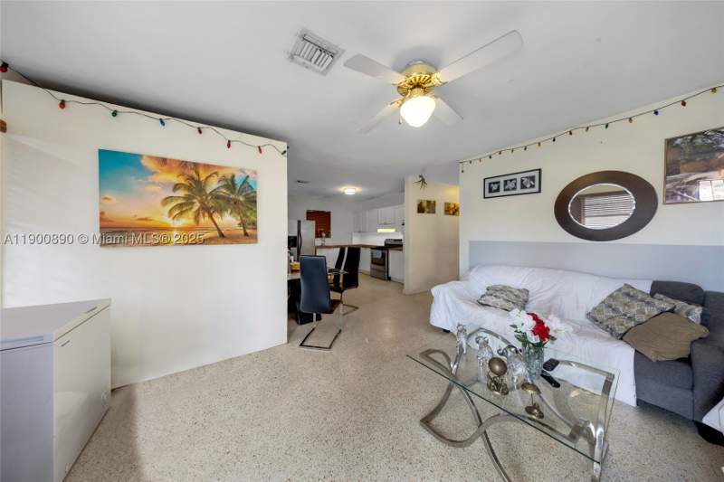 3 bedroom SingleFamilyResidence at 1515 NW 33rd Ave, Grapeland Heights, Miami — photo 5