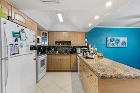 7144 W 2nd Ln, Hialeah FL - photo 12 of 40