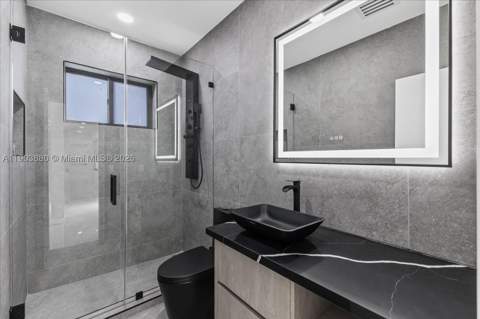 19511 NE 18th Pl, Miami FL - photo 16 of 34