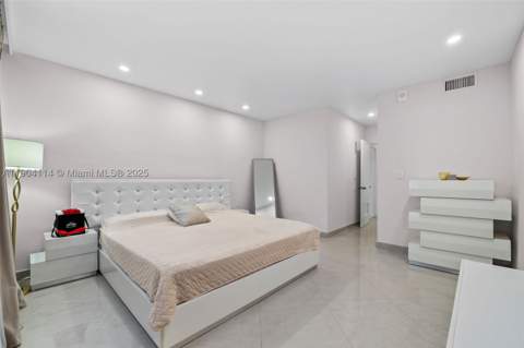 19390 Collins Ave 209, Sunny Isles Beach FL - photo 13 of 33