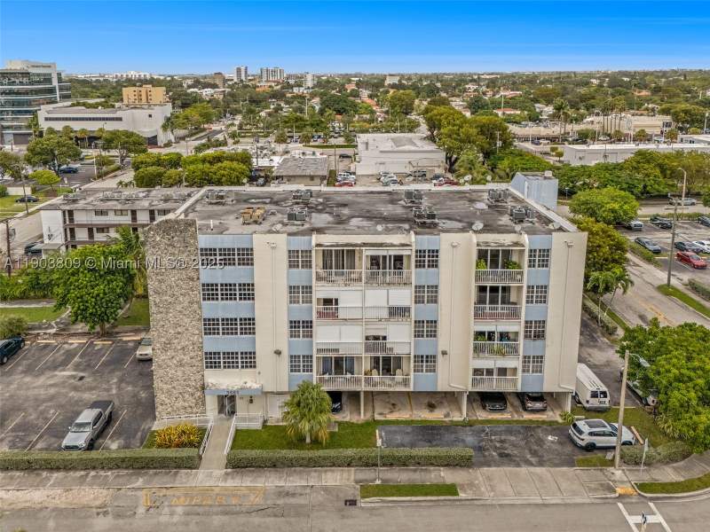 2 bedroom Condominium at 3661 SW 9th Ter 207, Cordoba Condo, Miami — photo 2