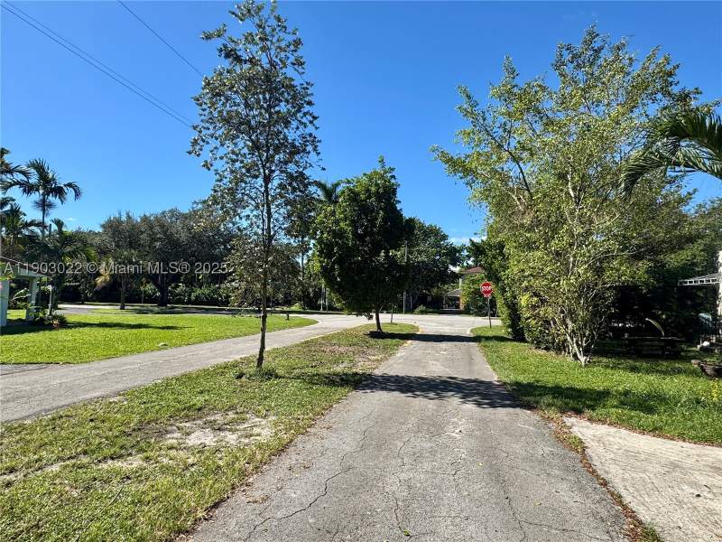 2 bedroom SingleFamilyResidence at 519 NE 118th St, Biscayne Park Estates, Biscayne Park — photo 5