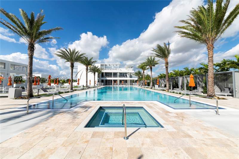 4 bedroom Condominium at 10245 NW 63rd Ter 206, Landmark At Doral Condo N, Doral — photo 4