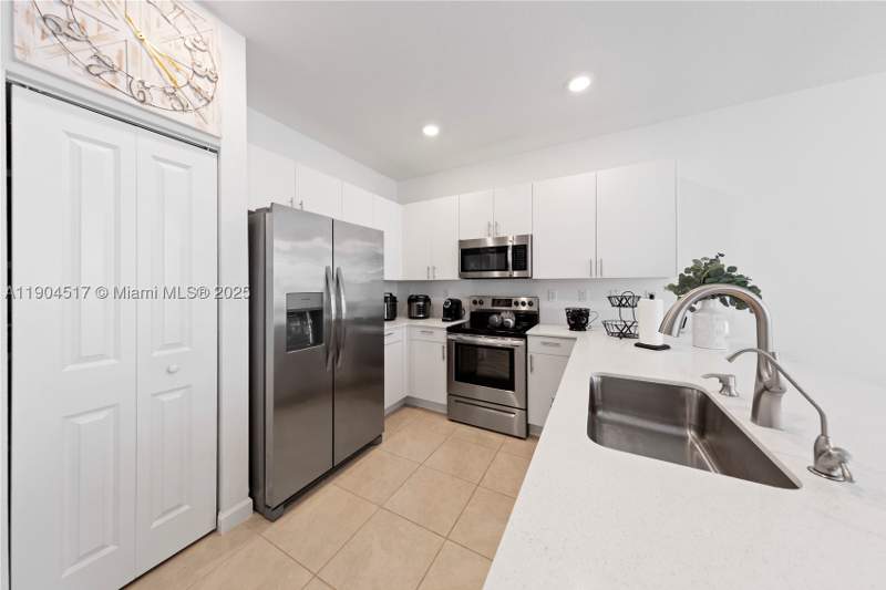 3 bedroom Townhouse at 12942 SW 232nd Ter, Kendall Assemblage South, Homestead — photo 4