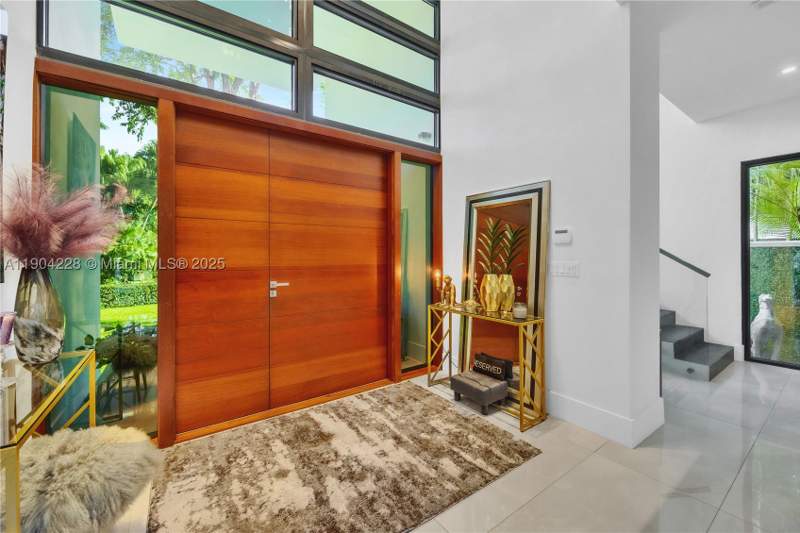 5 bedroom SingleFamilyResidence at 3764 Carmen Ct, Four-Way Lodge Estates, Miami — photo 4