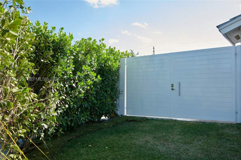 5 bedroom SingleFamilyResidence at 2980 SW 141st Ct, Alligator Sub, Miami — photo 5