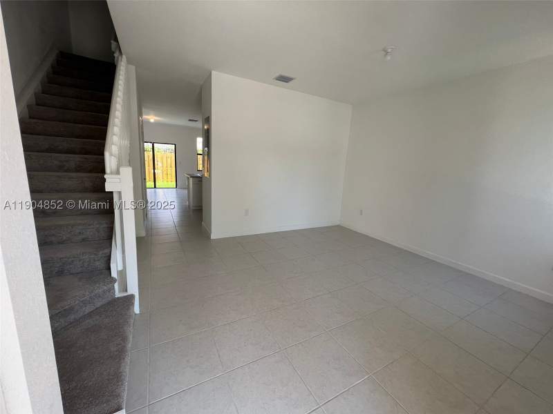 3 bedroom Townhouse at 875 NE 211th St 0, Via Ventura Neighborhood 4, Miami — photo 2