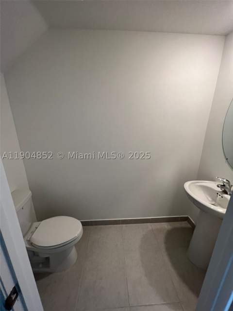 875 NE 211th St 0, Miami FL - photo 8 of 22